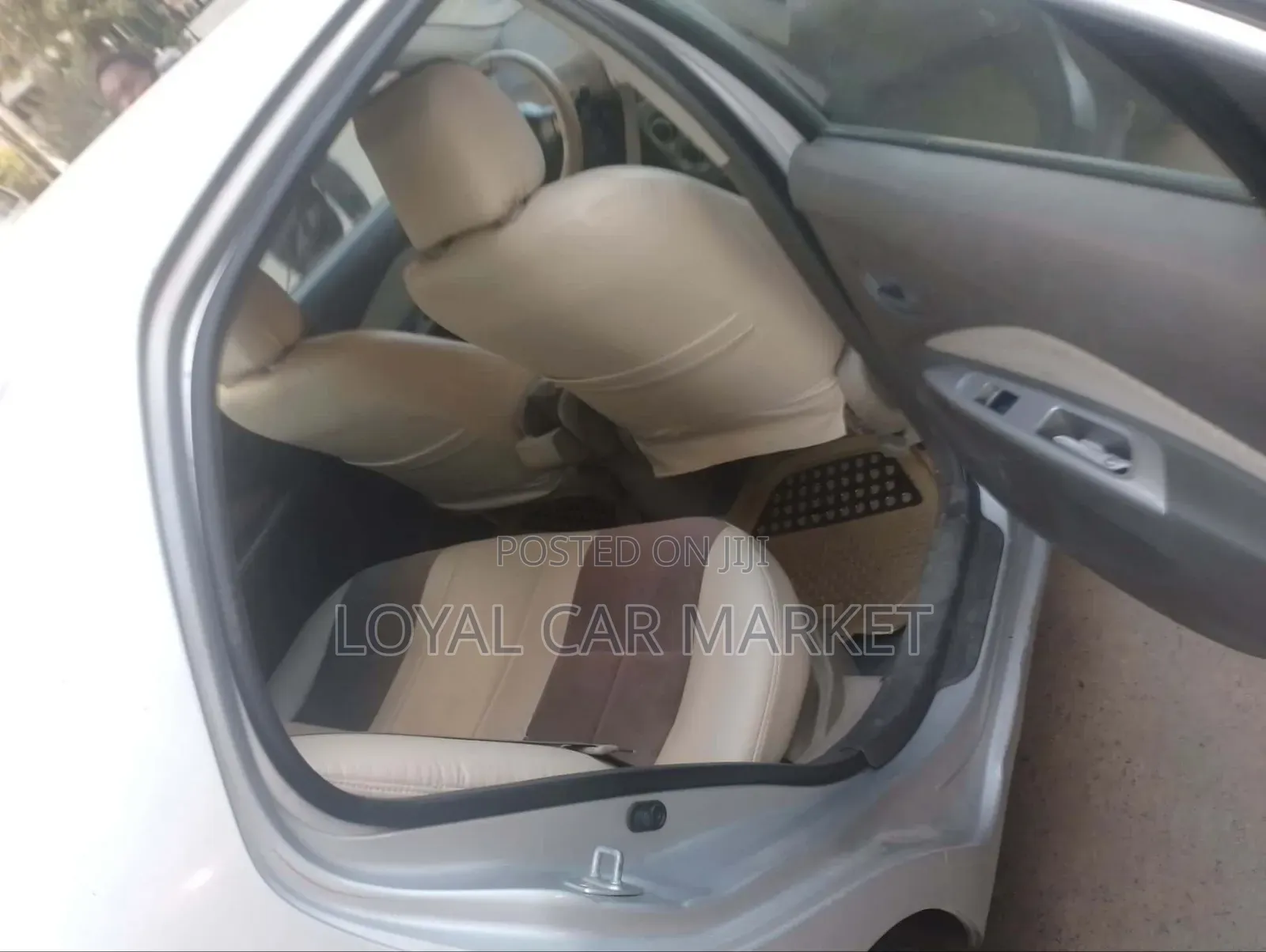 Toyota Yaris 2010 Silver