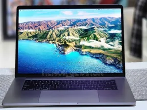 Photo - New Laptop Apple MacBook Pro 2017 16GB Intel Core I7 SSD 1T