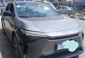 Photo - Toyota bZ4X Limited AWD 2024 Gray