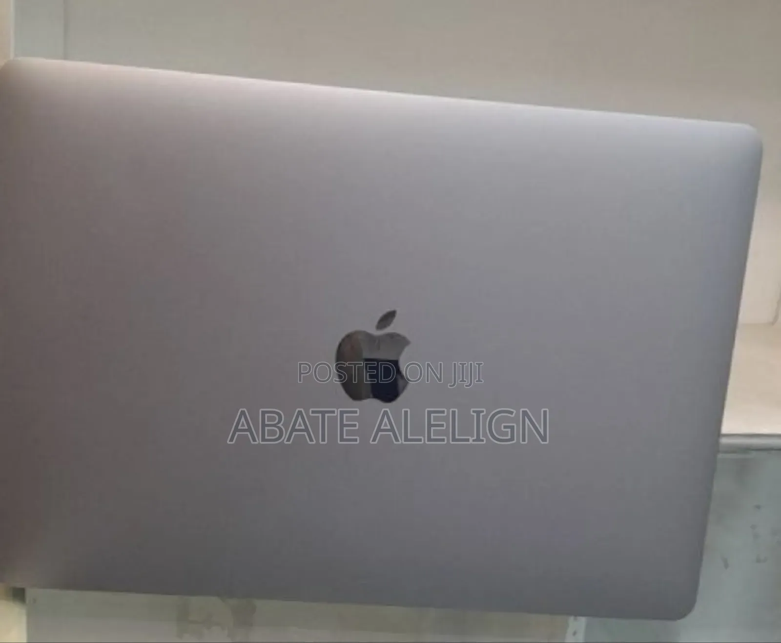 New Laptop Apple MacBook Pro 2020 8GB Intel Core I5 SSD 256GB