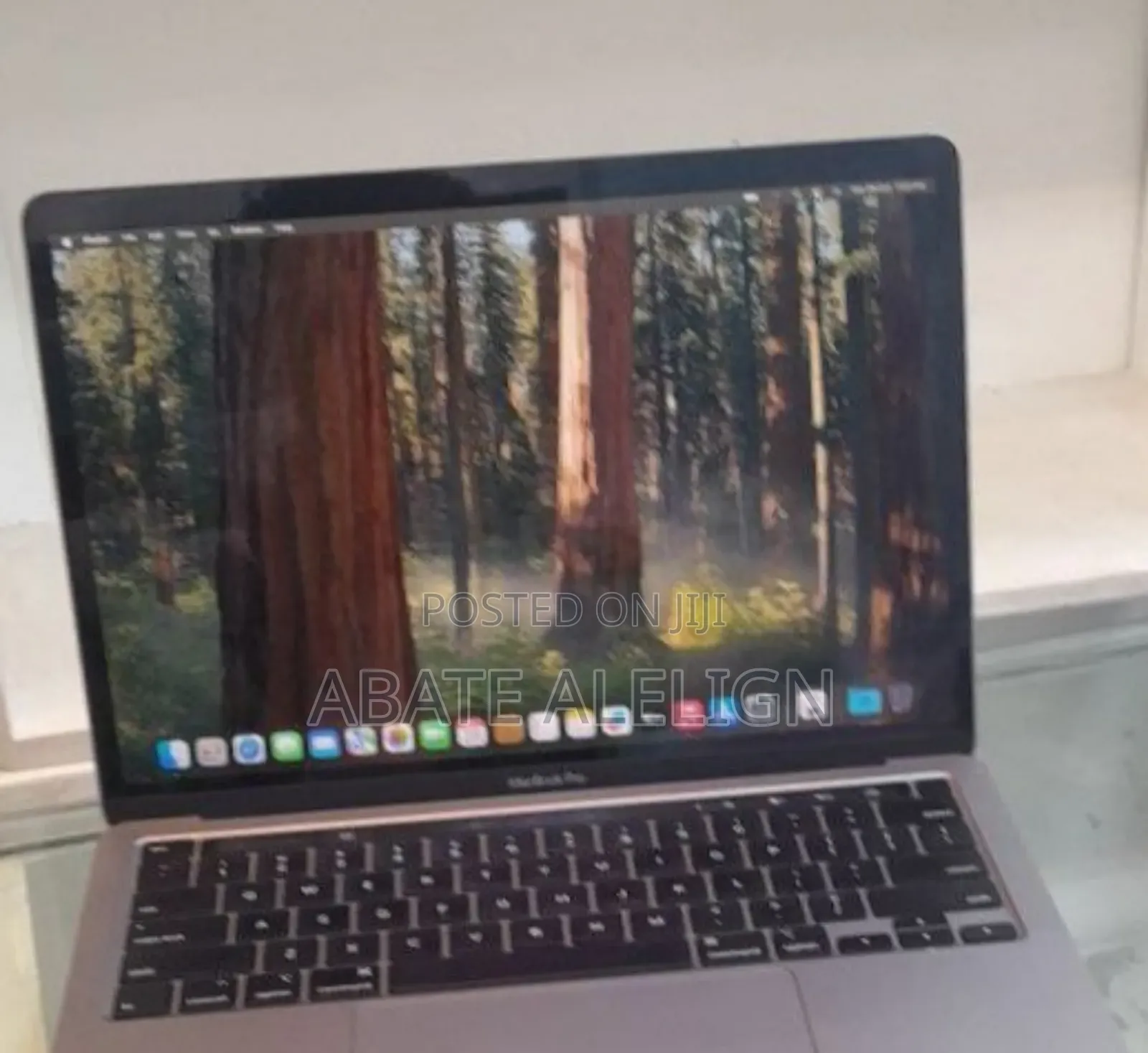 New Laptop Apple MacBook Pro 2020 8GB Intel Core I5 SSD 256GB