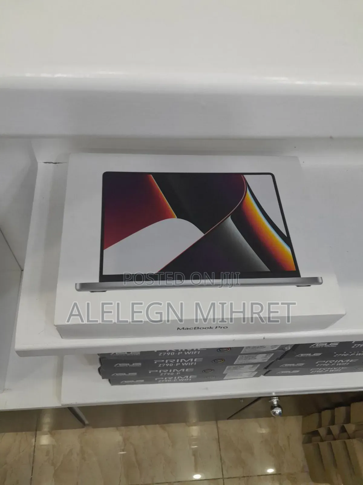 New Laptop Apple MacBook 64GB Apple M1 Max SSD 1T