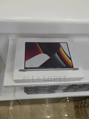New Laptop Apple MacBook 64GB Apple M1 Max SSD 1T