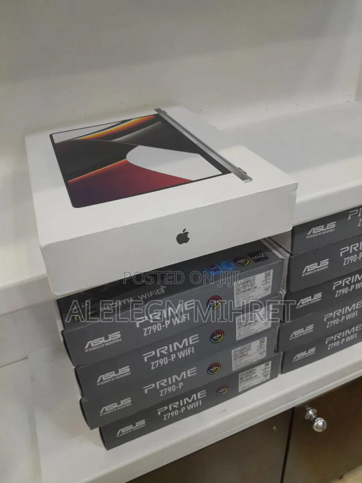 New Laptop Apple MacBook 64GB Apple M1 Max SSD 1T