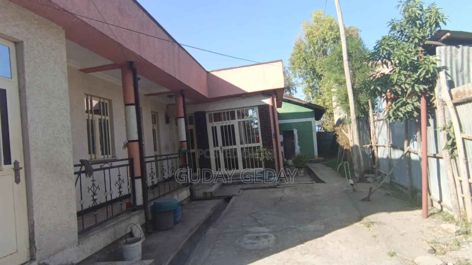 6bdrm Villa in Akaky Kaliti for sale