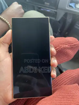 Photo - Samsung Galaxy S24 Ultra 256 GB Gold