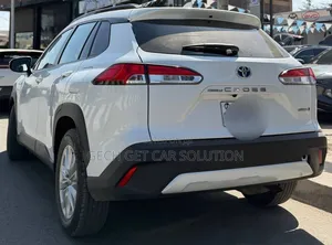 Toyota Corolla Cross Hybrid 2023 White