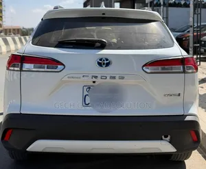 Toyota Corolla Cross Hybrid 2023 White