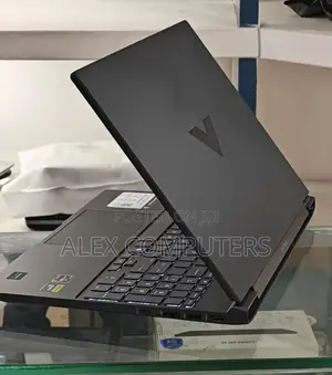 New Laptop HP Victus 16 16GB AMD Ryzen 7 SSD 512GB
