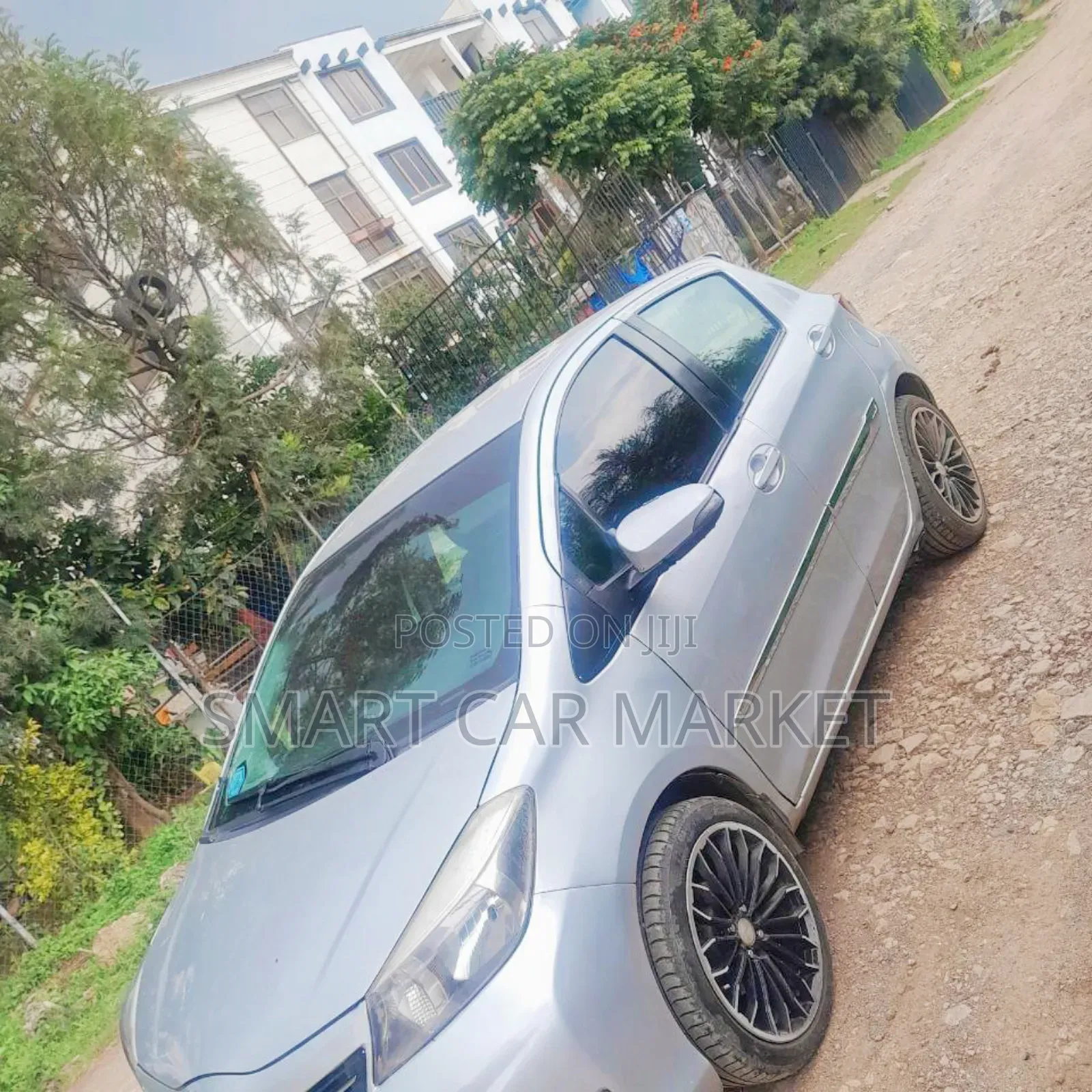 Toyota Yaris 2012 Silver