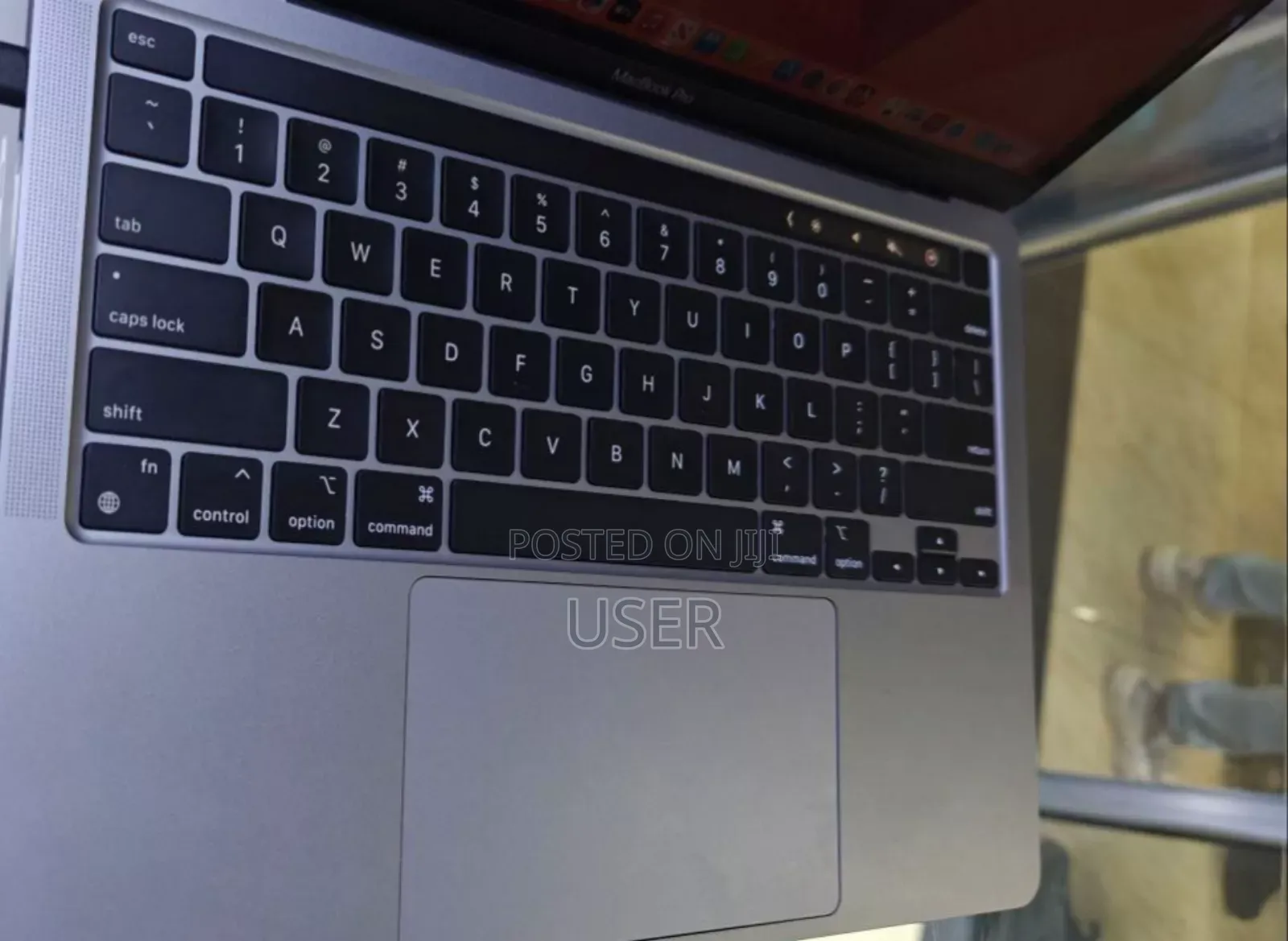 New Laptop Apple MacBook Pro 2022 M2 8GB Intel Core I7 SSD 256GB