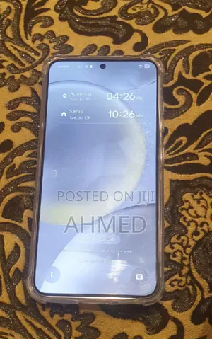 Photo - Samsung Galaxy S24 256 GB Gray