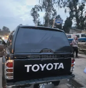 Toyota Hilux 2010 Black