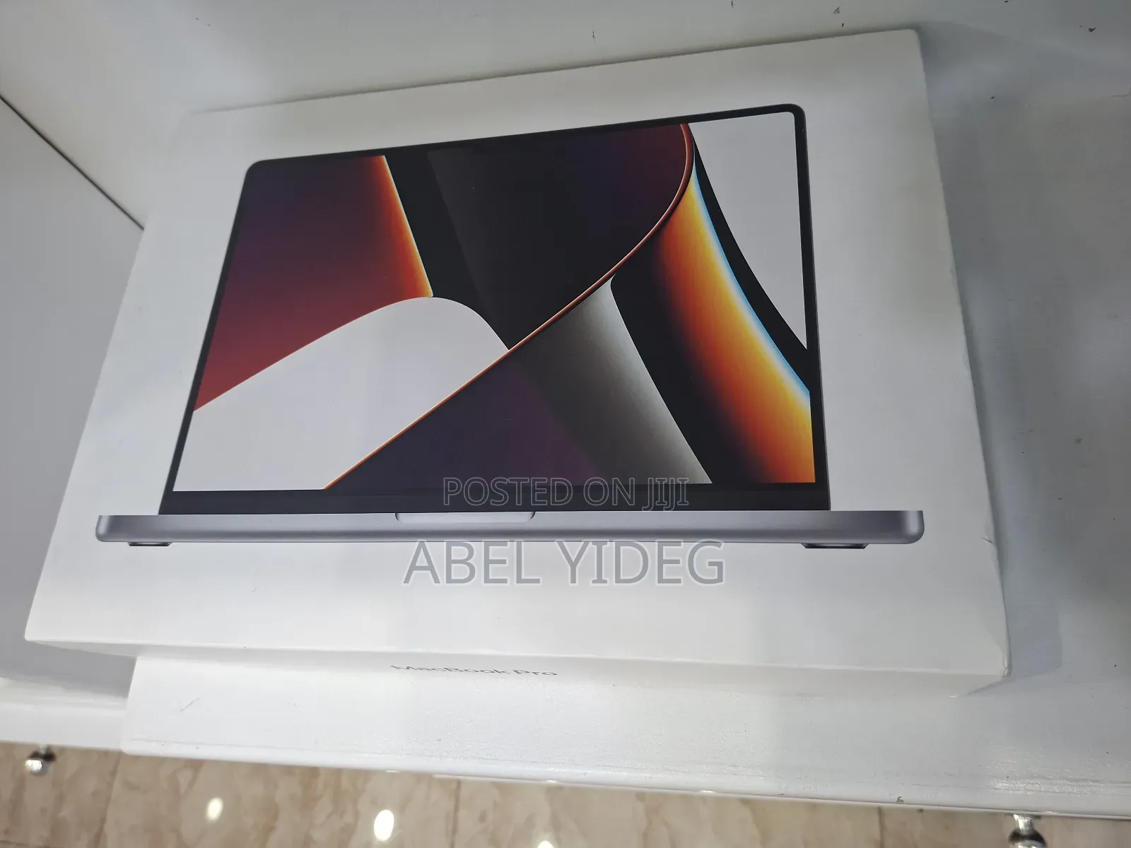 New Laptop Apple MacBook Pro 32GB Apple M1 Max SSD 1T