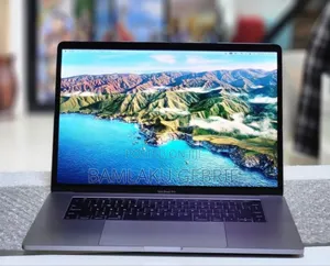 Photo - New Laptop Apple MacBook Pro 2017 16GB Intel Core I7 SSD 512GB