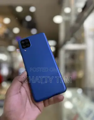 Photo - Samsung Galaxy A12 128 GB Blue
