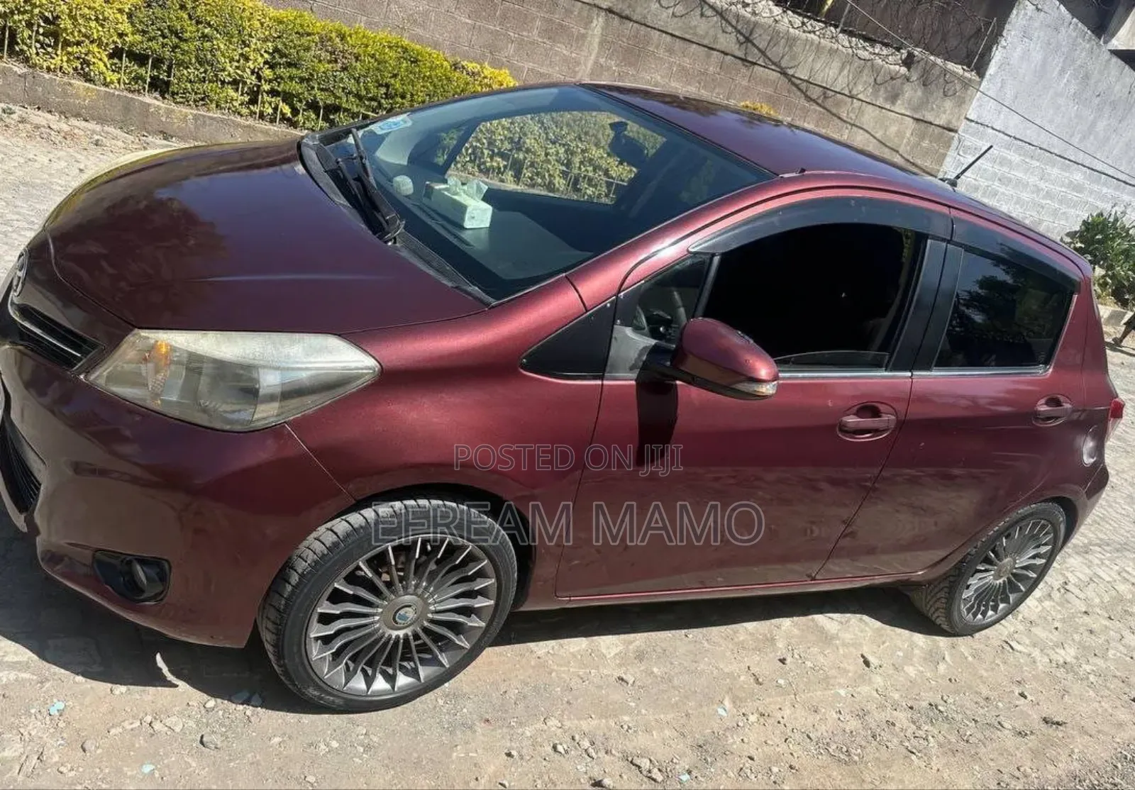 Toyota Yaris 2012 Red