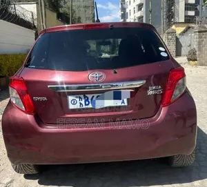 Toyota Yaris 2012 Red