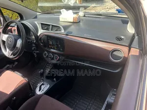 Toyota Yaris 2012 Red