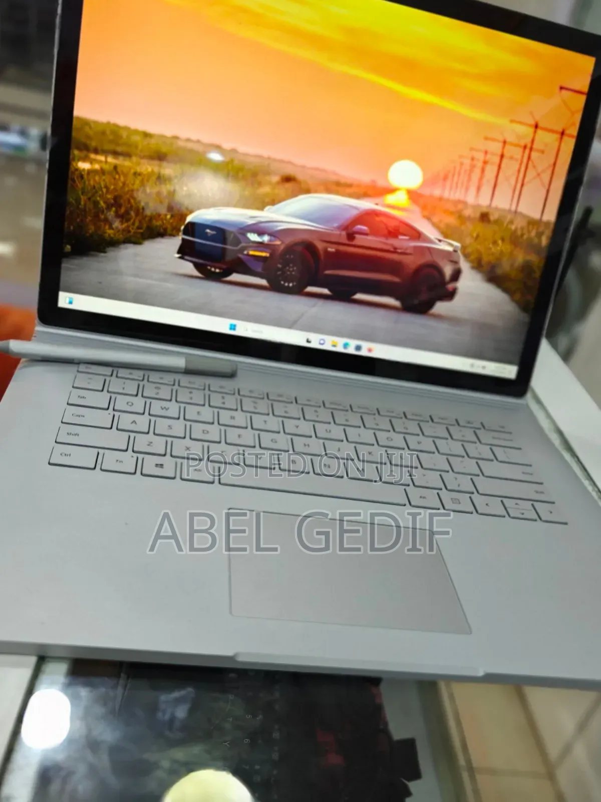 New Laptop Microsoft Surface Book 2 16GB Intel Core I7 SSD 512GB