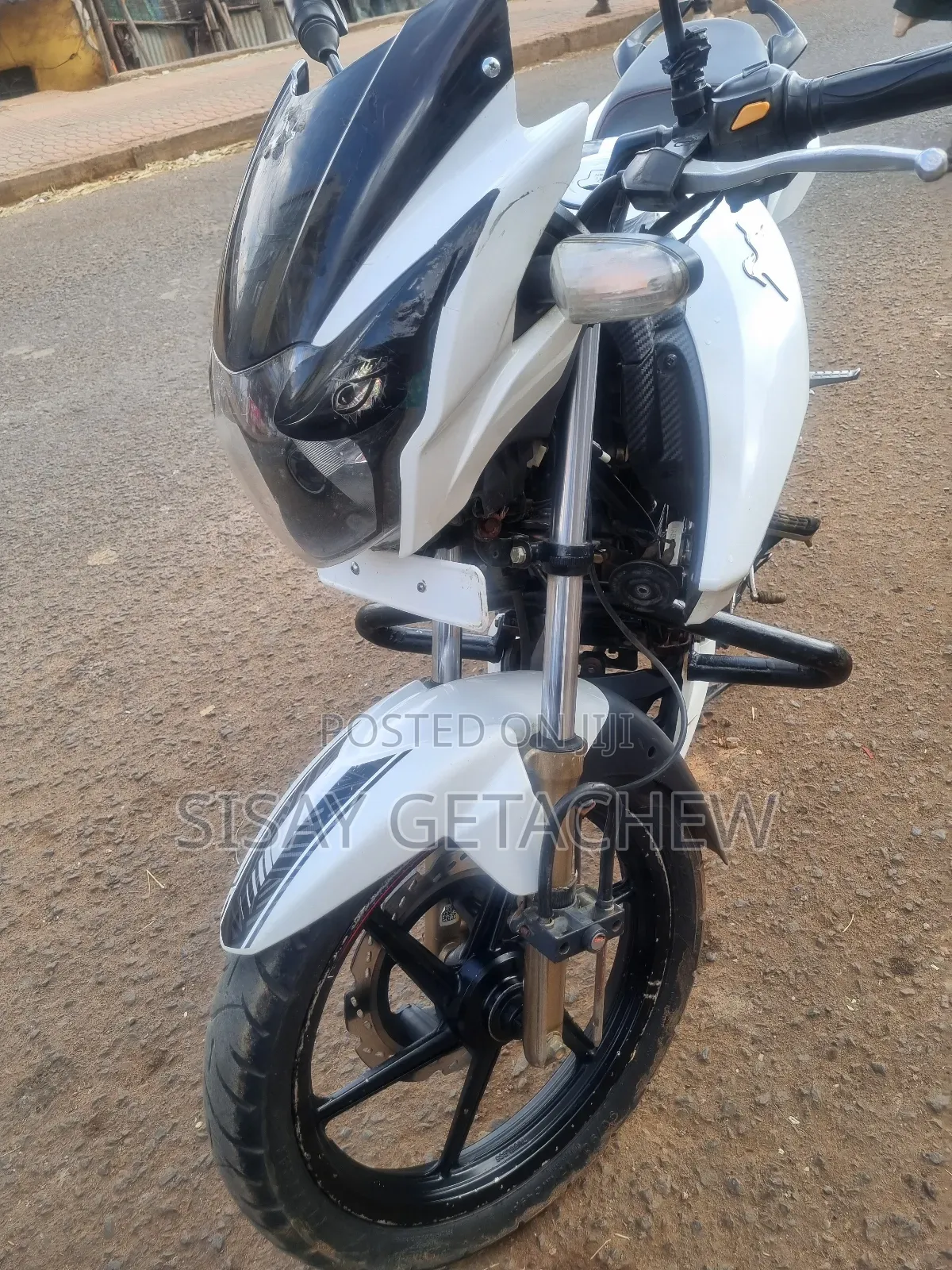 TVS Apache 180 RTR 2021 White