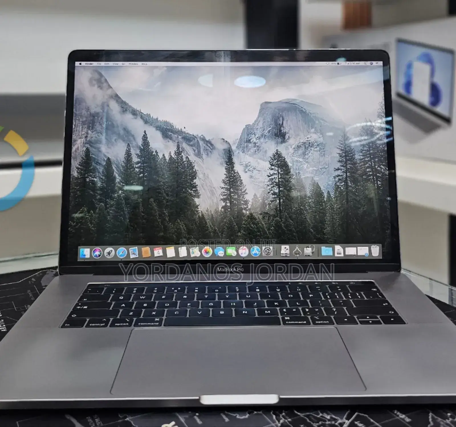 New Laptop Apple MacBook Pro 2019 16GB Intel Core I9 SSD 512GB
