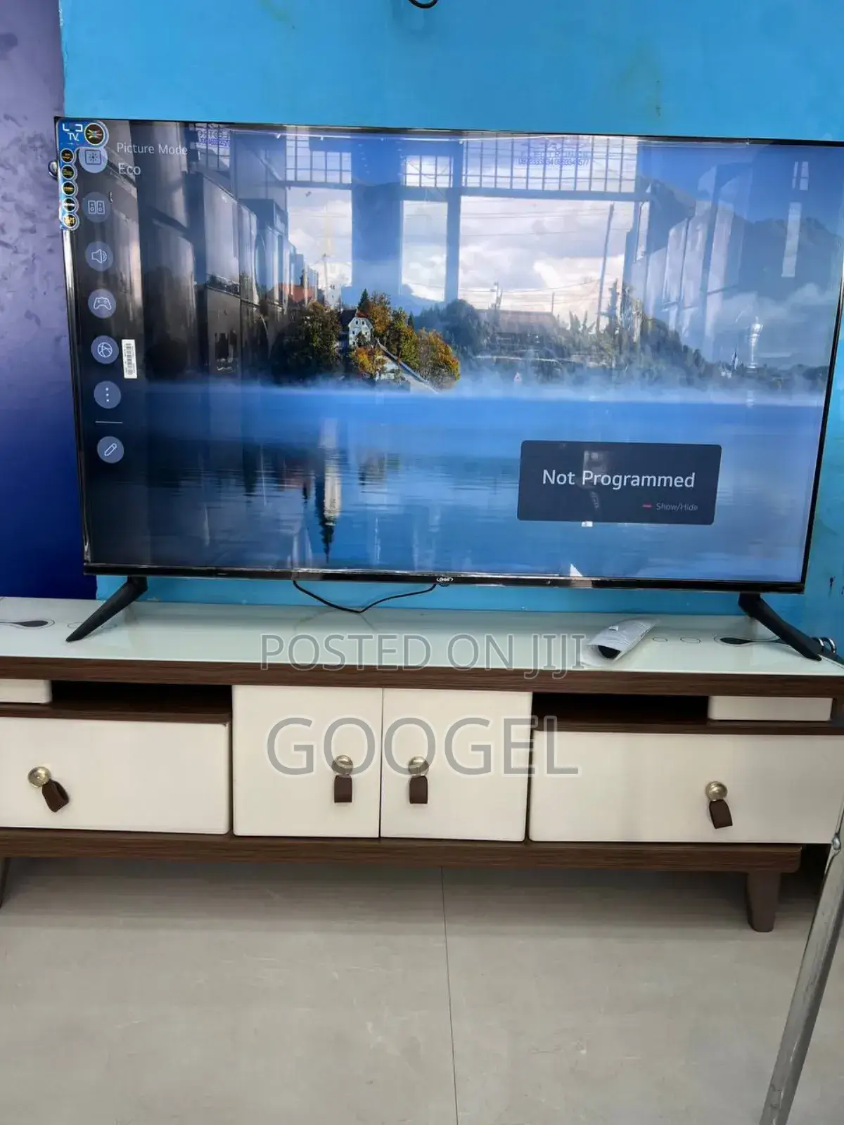 Realmax 55"Inch Smart Tv
