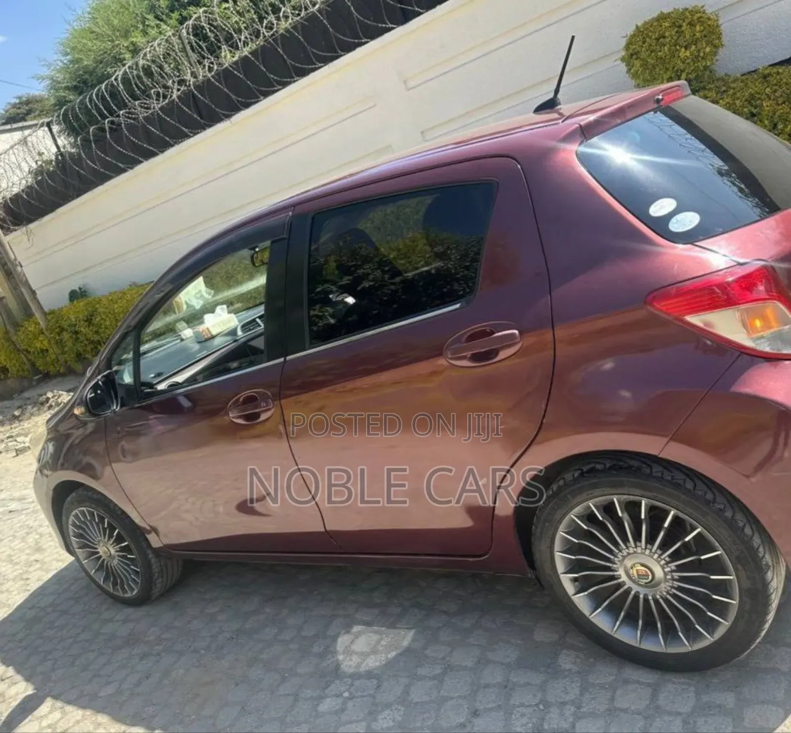 Toyota Yaris 2012 Burgundy