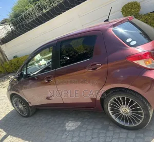 Toyota Yaris 2012 Burgundy