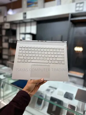 New Laptop Microsoft Surface 8GB Intel Core I5 SSD 256GB