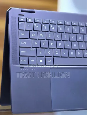 New Laptop HP Spectra 13 16GB Intel Core Ultra 7 SSD 1T