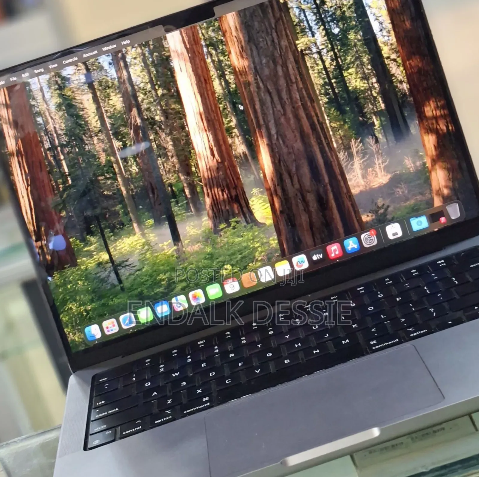 New Laptop Apple MacBook Pro M1 32GB Apple M1 Pro SSD 512GB