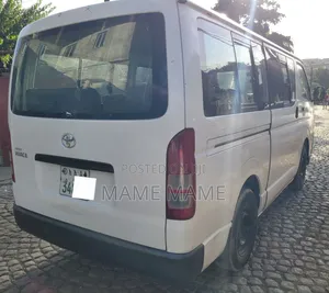 Toyota HiAce 2007 White