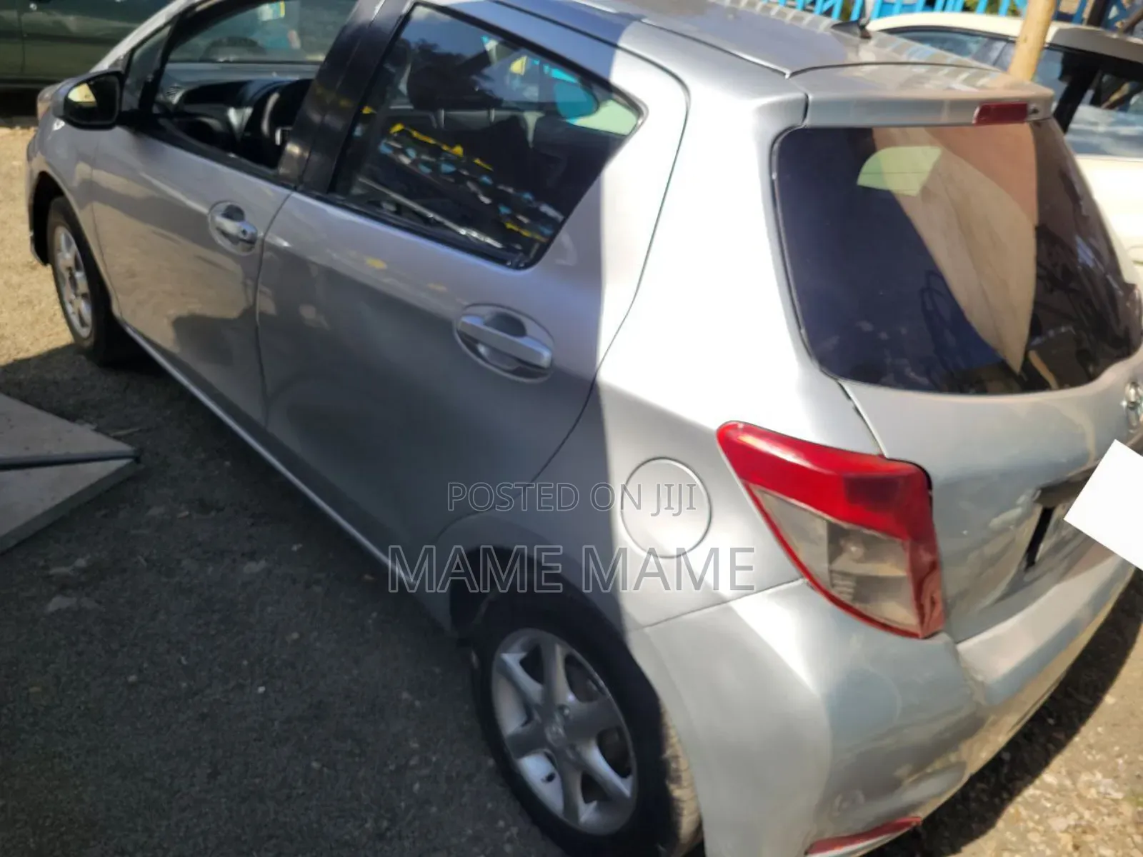 Toyota Yaris 2012 Silver