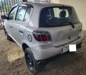 Toyota Vitz 2001 Silver