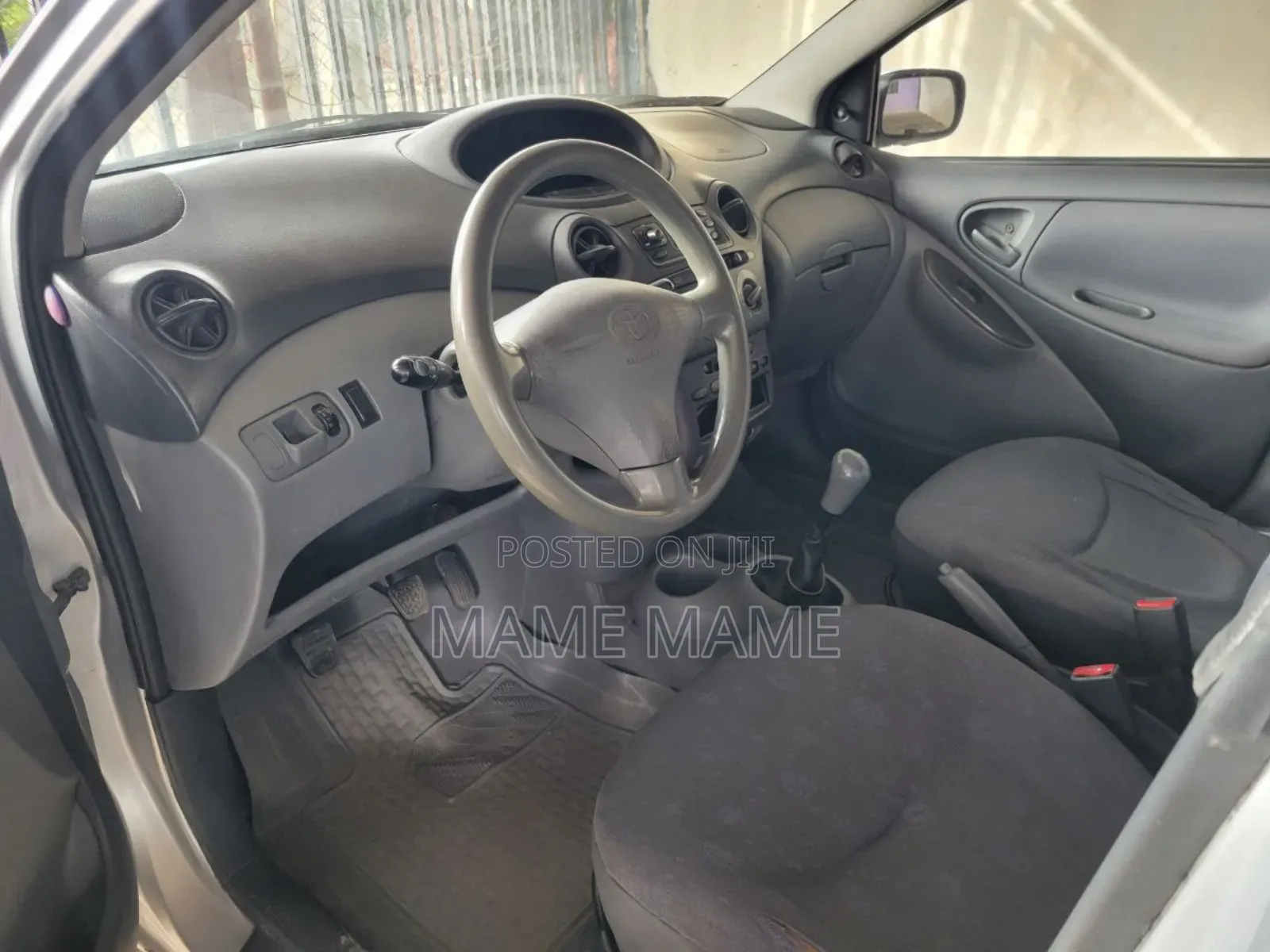 Toyota Vitz 2001 Silver