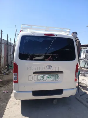 Toyota HiAce 2007 White