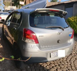 Toyota Yaris 2010 Silver