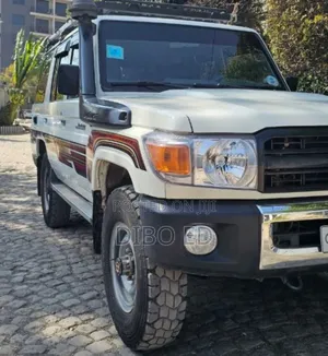 Toyota Land Cruiser 2014 White