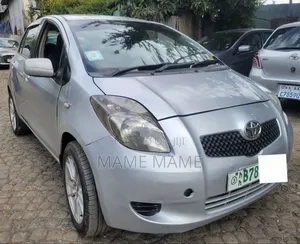 Photo - Toyota Yaris 2007 Silver