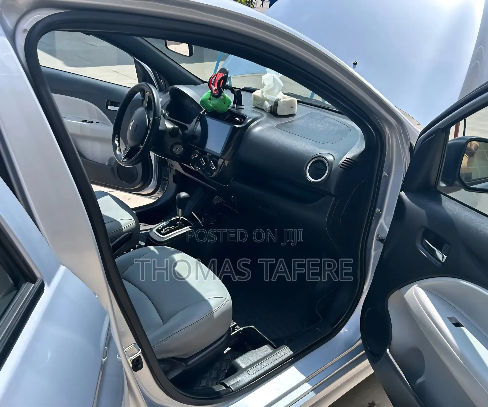 Mitsubishi Attrage 2023 Silver