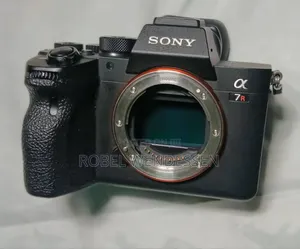 Photo - Sony A7r Mark4 Camera 28-70mm Kit Lens