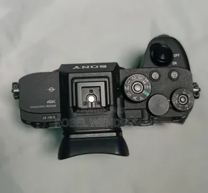Sony A7r Mark4 Camera 28-70mm Kit Lens