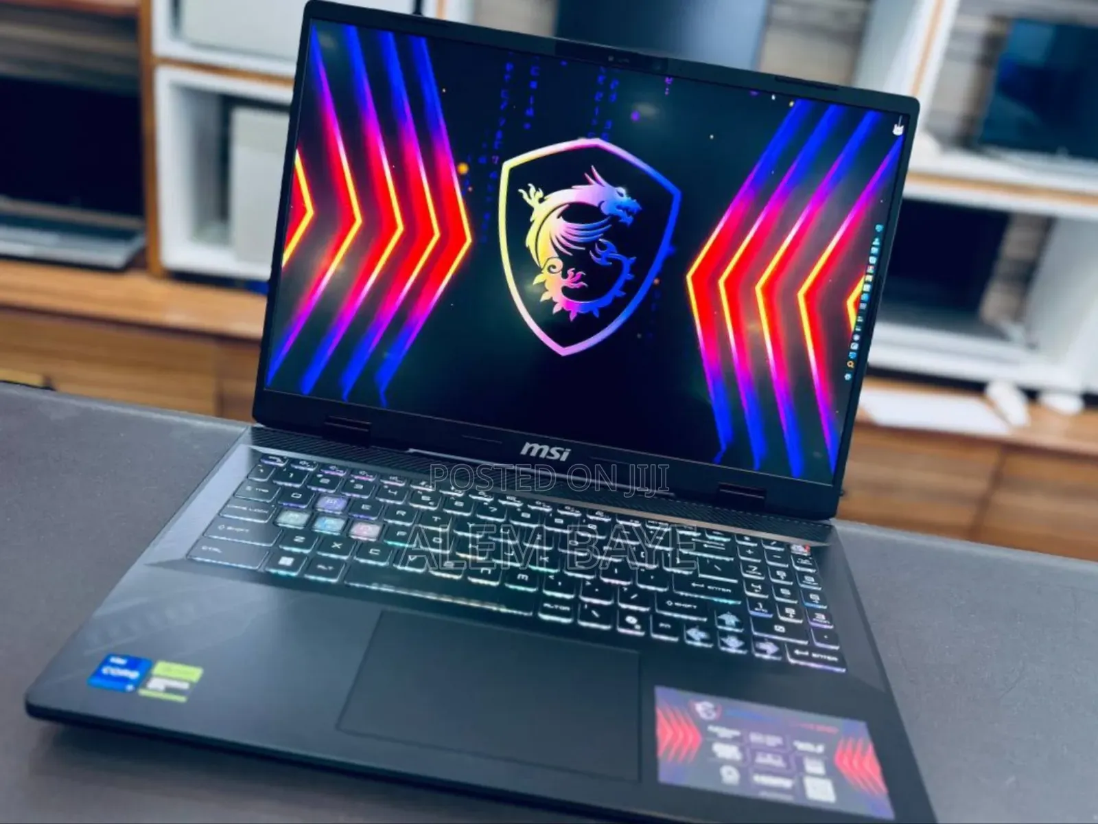 New Laptop MSI Prestige 16 AI Studio 16GB Intel Core I7 SSD 1T