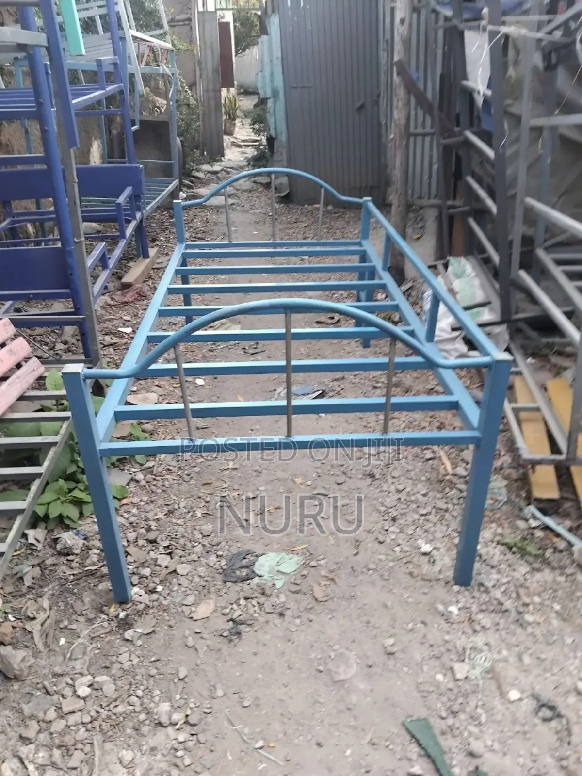 ሲንግል አልጋ በ90 ሳንቲምና በአንድ ሜትር