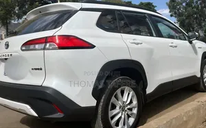 Toyota Corolla Cross Hybrid 2023 White