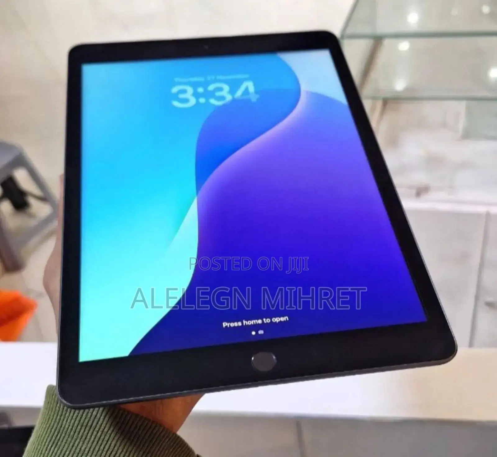 New Apple iPad 10.2 (2019) 32 GB Black