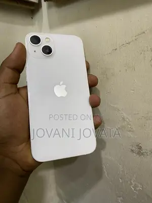 Photo - Apple iPhone 13 128 GB White