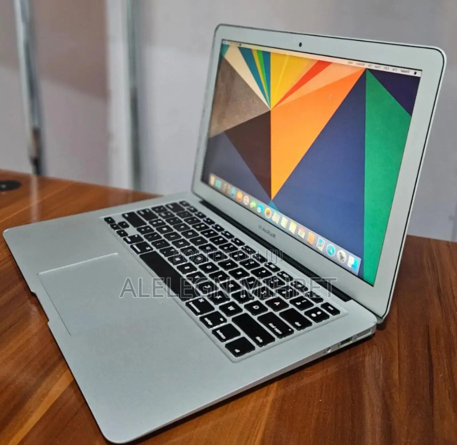 New Laptop Apple MacBook Air 2015 8GB Intel Core i5 SSD 256GB