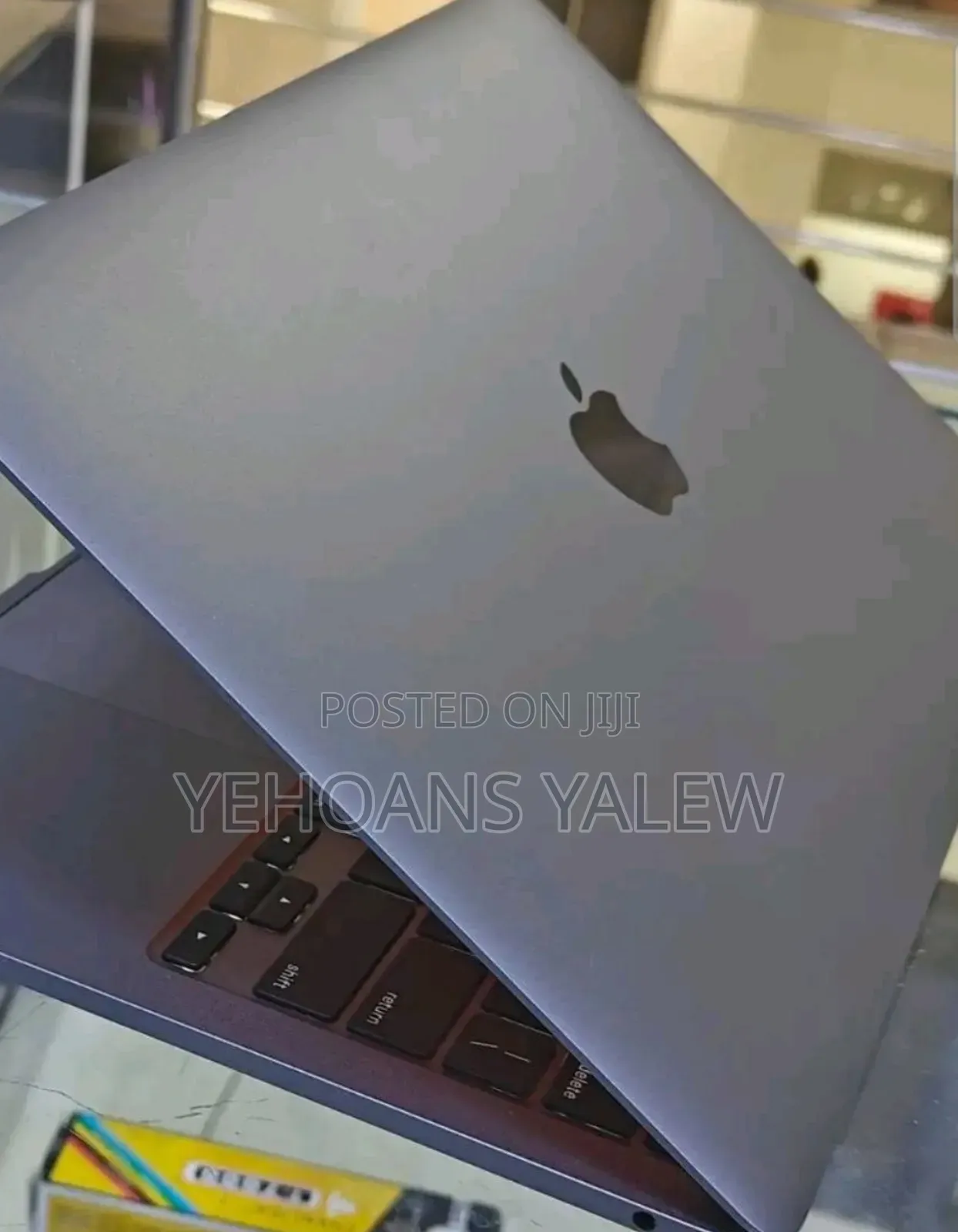 New Laptop Apple MacBook Pro 2022 M2 8GB Apple M2 SSD 256GB